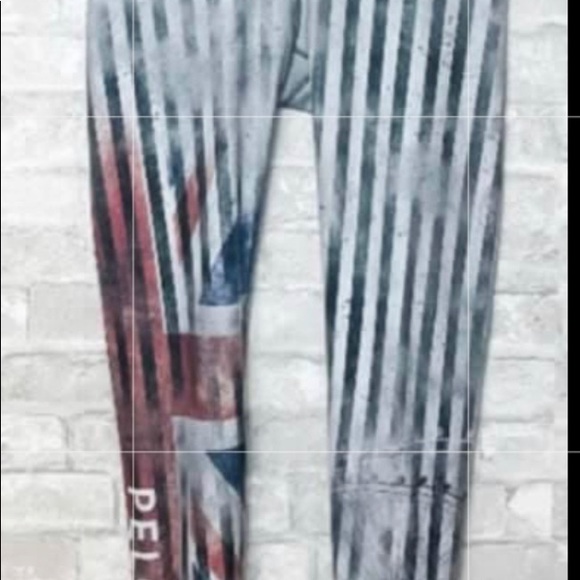 ISO Peloton Leggings in LG - NOT Selling